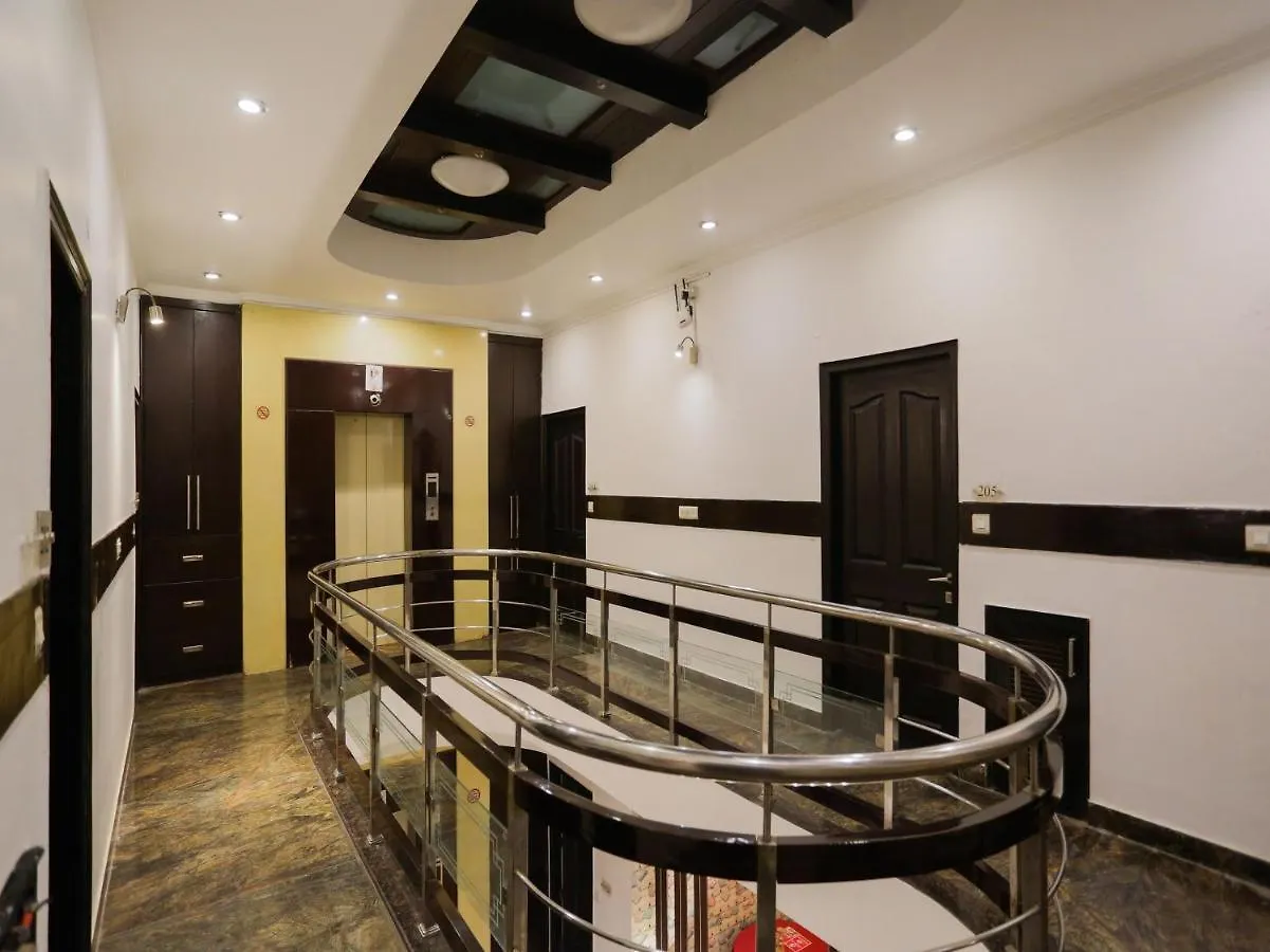 Oyo Townhouse 823 Green Leaf Gurgaon Otel
