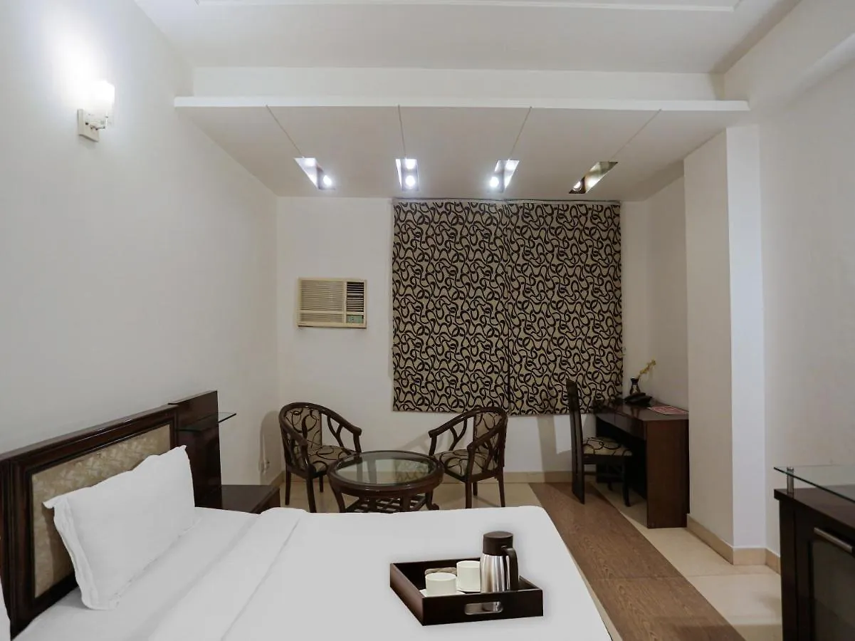 Oyo Townhouse 823 Green Leaf Gurgaon 3*,