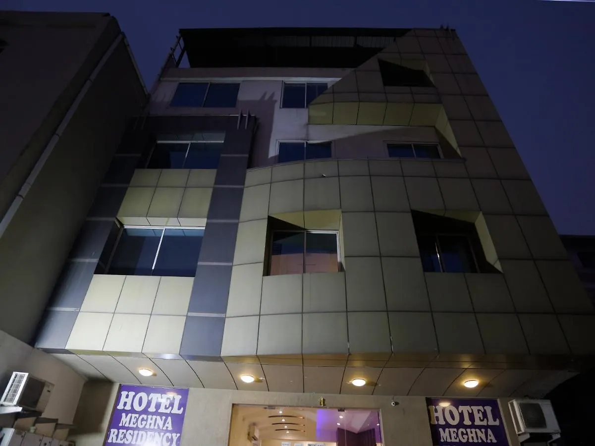 Oyo Townhouse 823 Green Leaf Gurgaon Otel