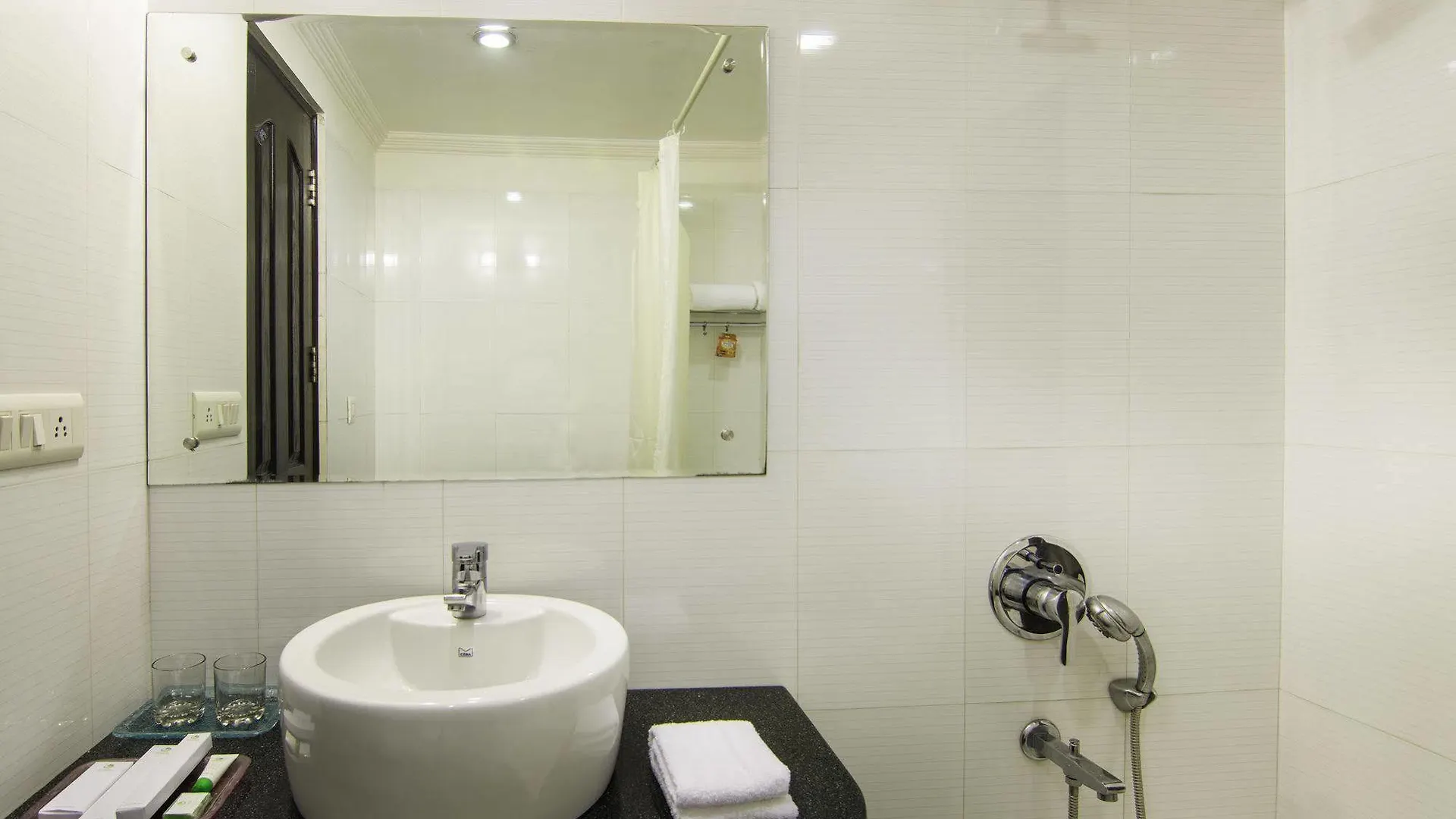 Oyo Townhouse 823 Green Leaf Gurgaon Otel