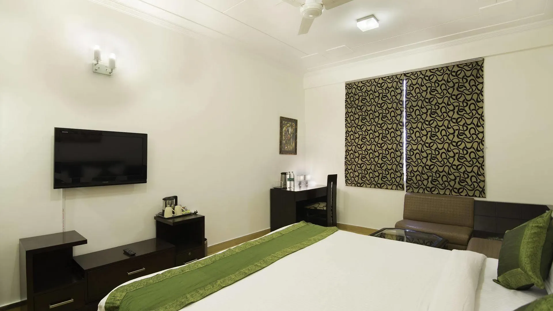 Oyo Townhouse 823 Green Leaf Gurgaon Otel