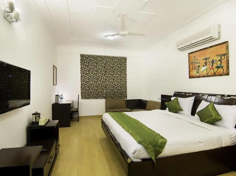 Otel Oyo Townhouse 823 Green Leaf Gurgaon