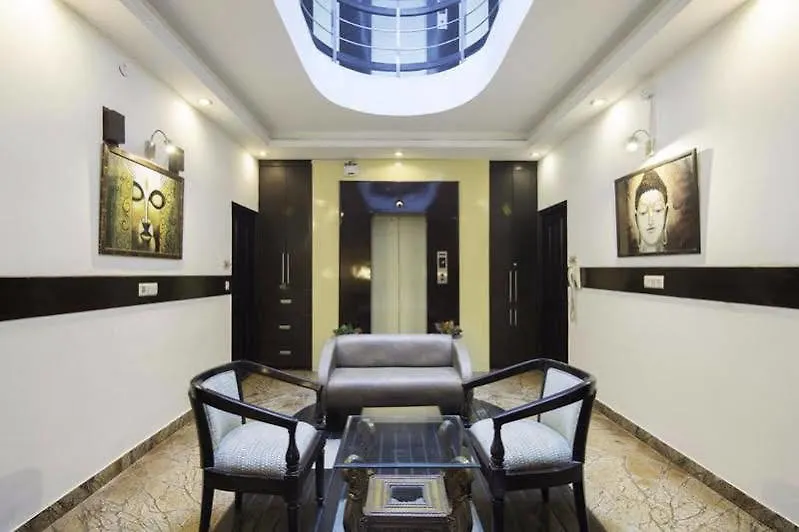 Otel Oyo Townhouse 823 Green Leaf Gurgaon